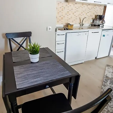 Central And Comfortable With Shared Pool Near Beach In Bodrum