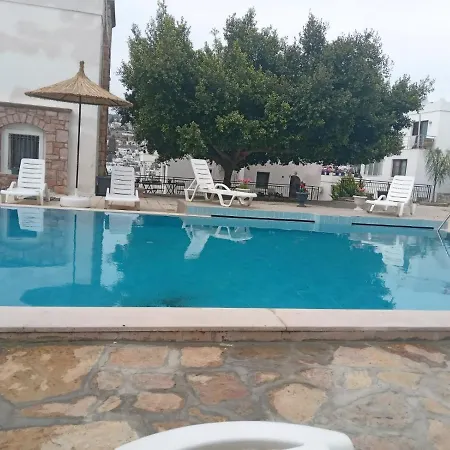 Central And Comfortable With Shared Pool Near Beach In * Bodrum