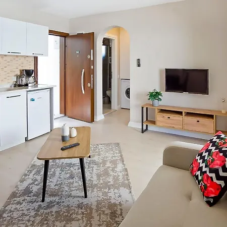 Central And Comfortable With Shared Pool Near Beach In アパート *
